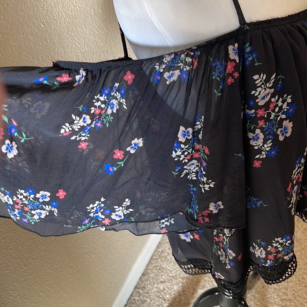 Button-up Spaghetti String Blouse - Picture 3 of 4
